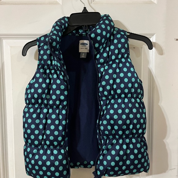 Old Navy girls navy puffer vest - Picture 3 of 4